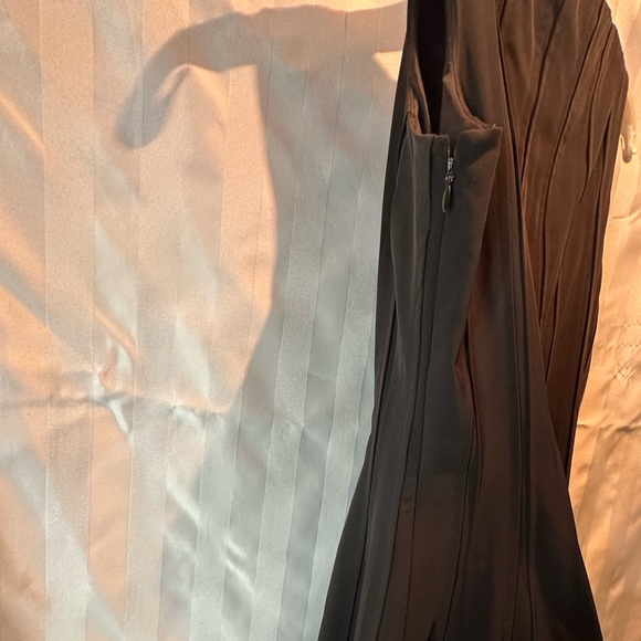 Gorgeous Calvin Klein Flared Sleeveless Dress - Picture 4 of 8